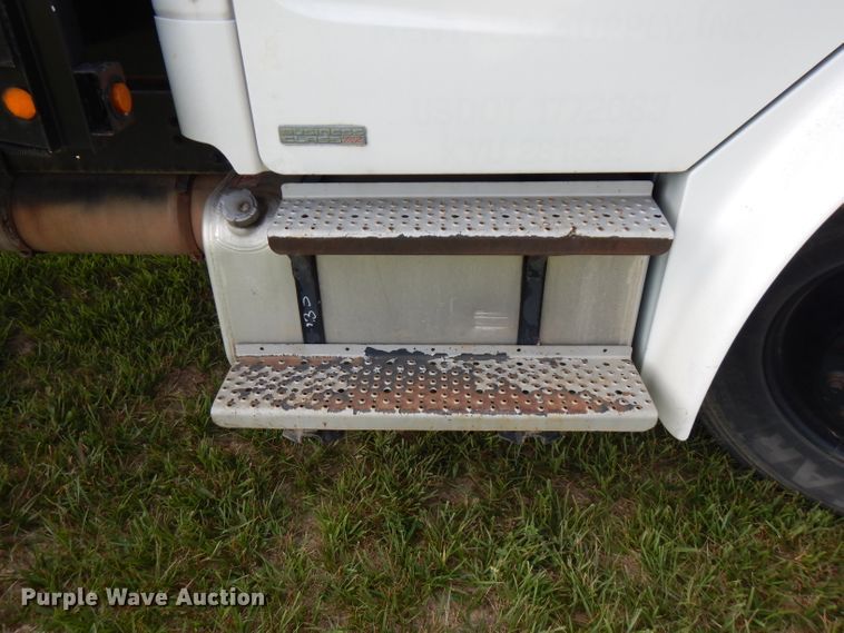 image for item HG9008 2006 Freightliner Business Class M2  flatbed truck