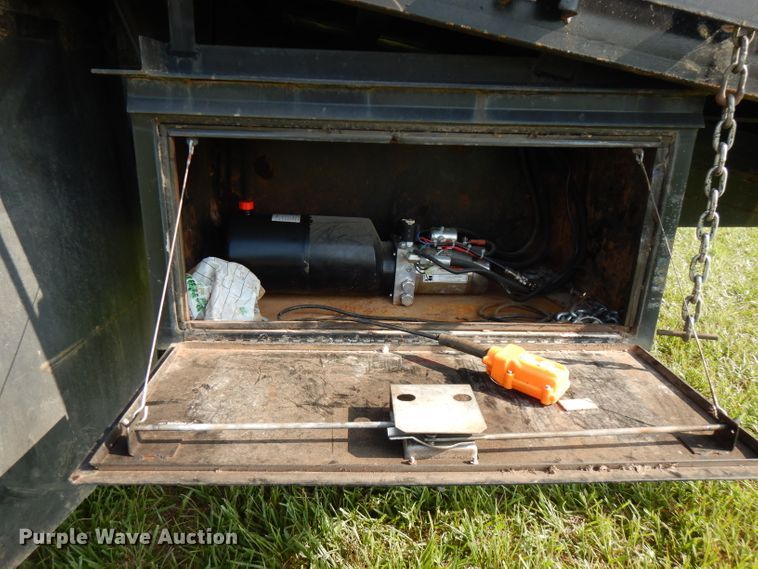 image for item HG9008 2006 Freightliner Business Class M2  flatbed truck