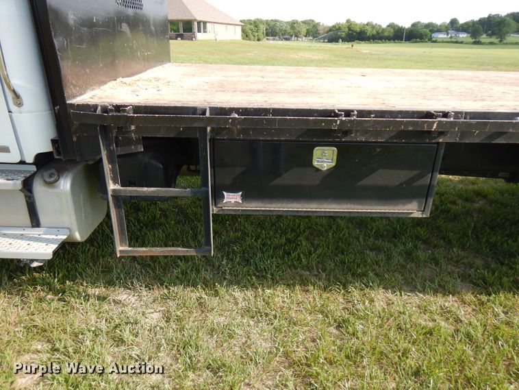 image for item HG9008 2006 Freightliner Business Class M2  flatbed truck