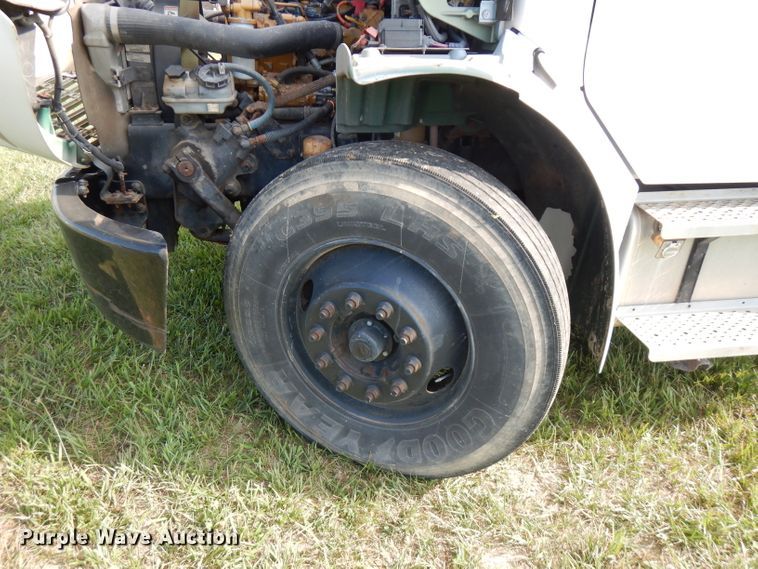 image for item HG9008 2006 Freightliner Business Class M2  flatbed truck