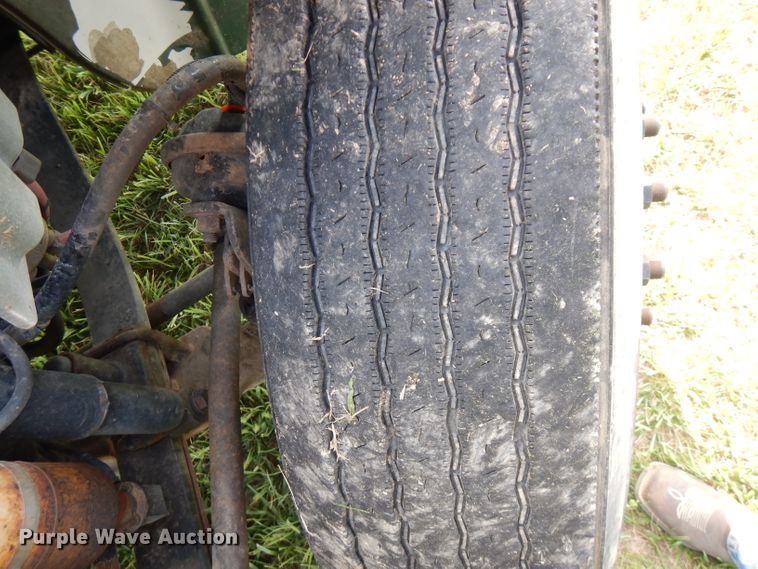 image for item HG9008 2006 Freightliner Business Class M2  flatbed truck