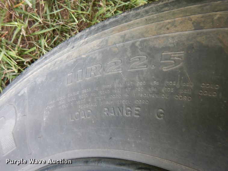 image for item HG9008 2006 Freightliner Business Class M2  flatbed truck