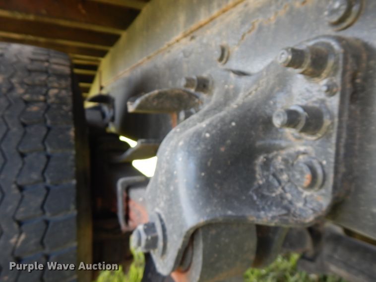 image for item HG9008 2006 Freightliner Business Class M2  flatbed truck