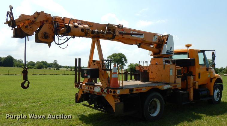 image for item HG9009 2006 International 4400  crane truck