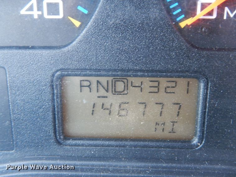 image for item HG9009 2006 International 4400  crane truck