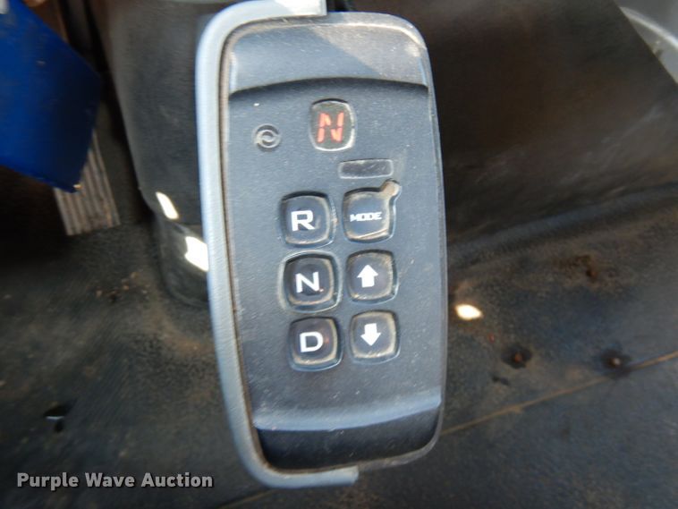 image for item HG9009 2006 International 4400  crane truck