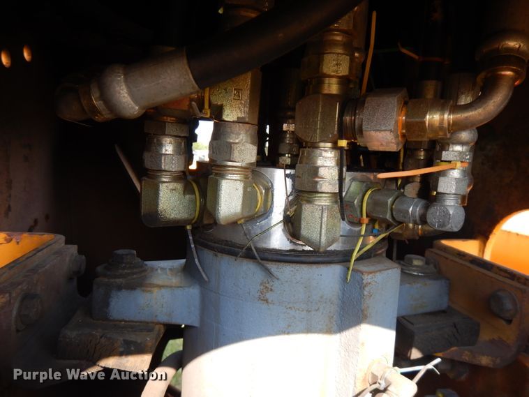 image for item HG9009 2006 International 4400  crane truck