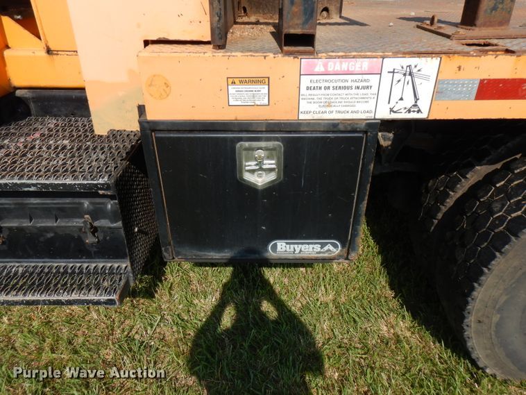 image for item HG9009 2006 International 4400  crane truck