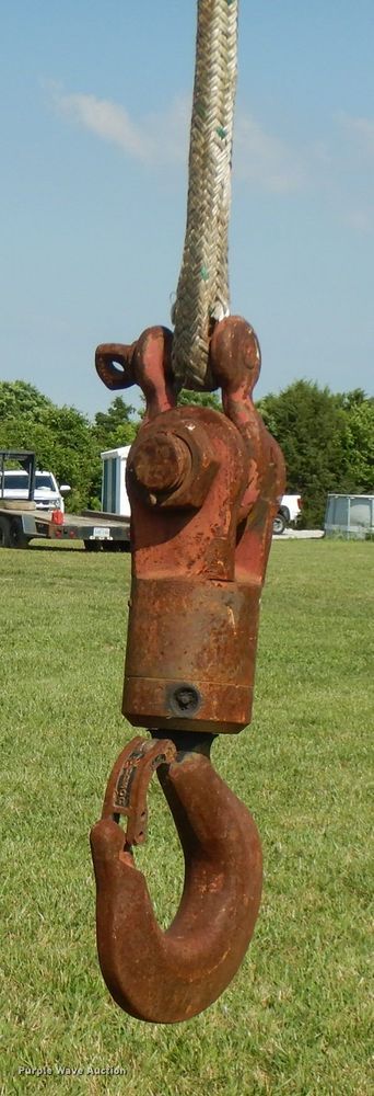 image for item HG9009 2006 International 4400  crane truck