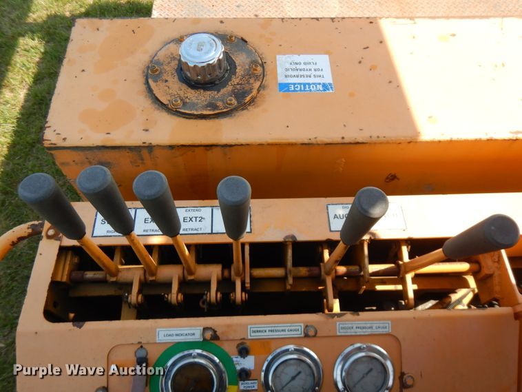 image for item HG9009 2006 International 4400  crane truck