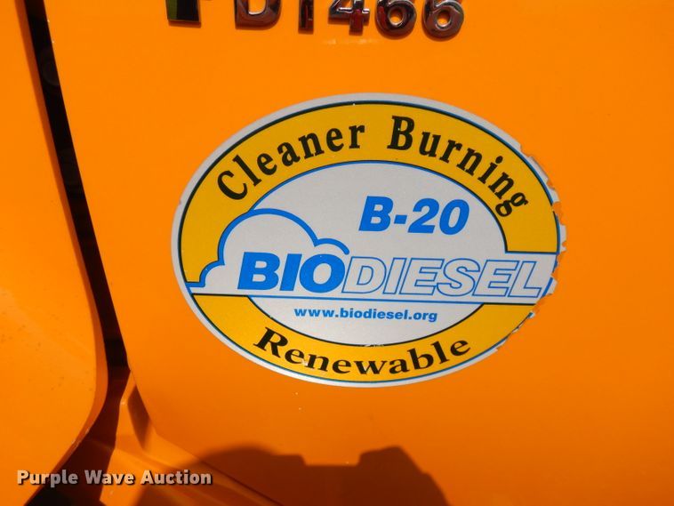 image for item HG9009 2006 International 4400  crane truck