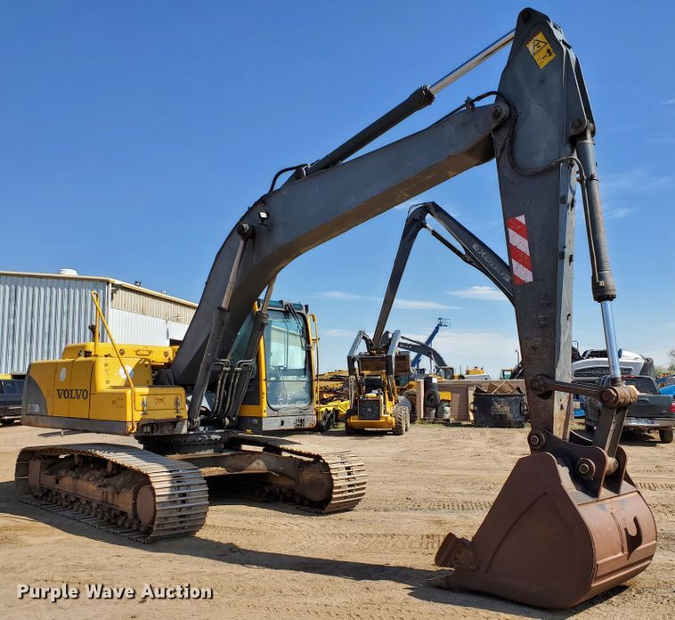 image for item HK9026 2004 Volvo EC210B LC  excavator