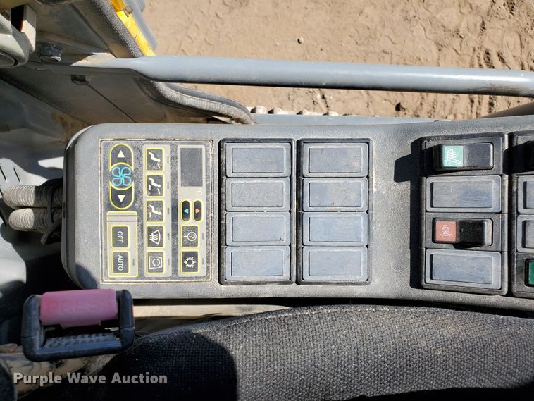 image for item HK9026 2004 Volvo EC210B LC  excavator