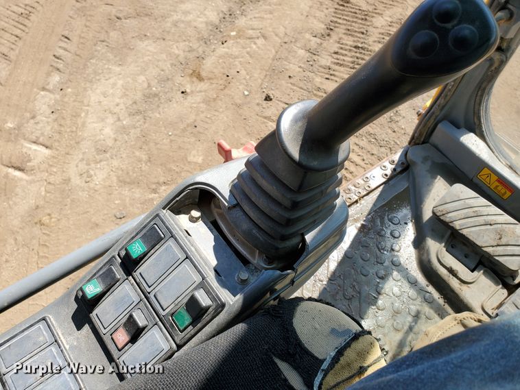 image for item HK9026 2004 Volvo EC210B LC  excavator