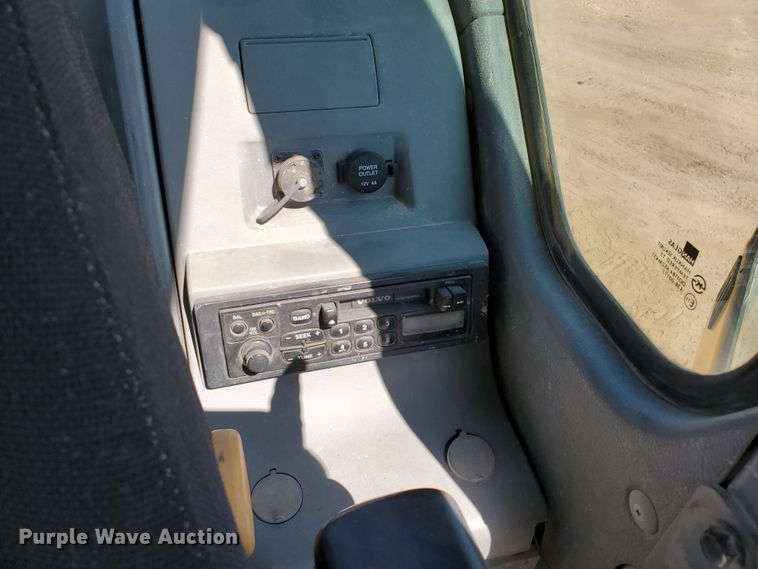 image for item HK9026 2004 Volvo EC210B LC  excavator