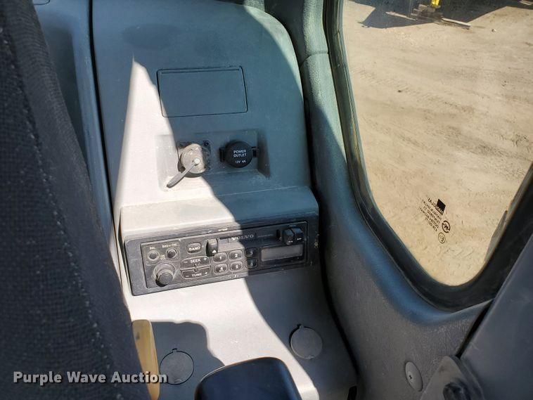 image for item HK9026 2004 Volvo EC210B LC  excavator