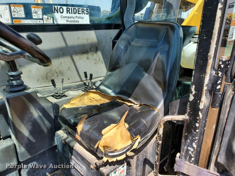 image for item HK9029 2013 Caterpillar TL1055C  telehandler