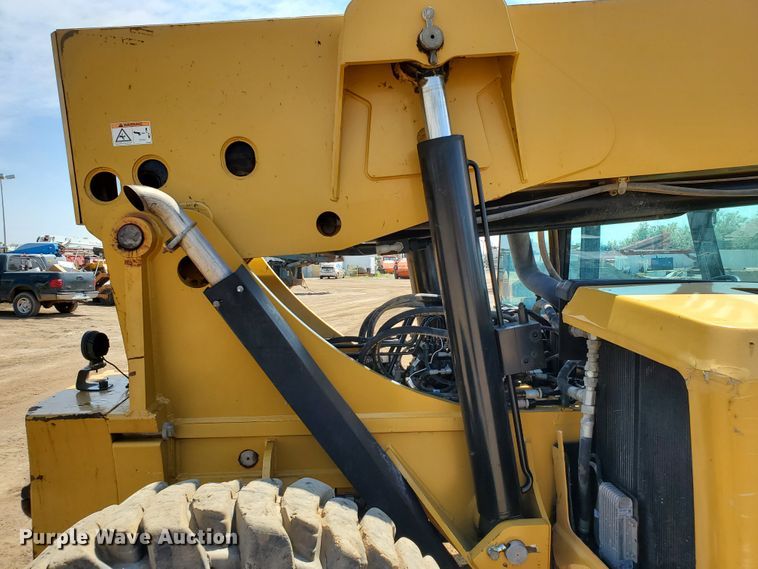 image for item HK9029 2013 Caterpillar TL1055C  telehandler