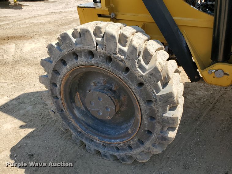 image for item HK9029 2013 Caterpillar TL1055C  telehandler