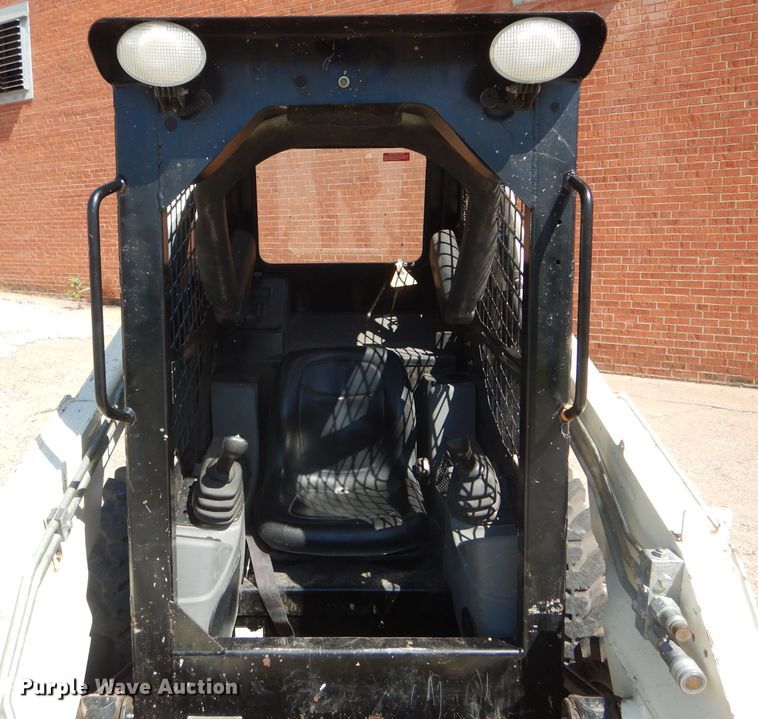 image for item HM9518 Terex TSV60  skid steer loader