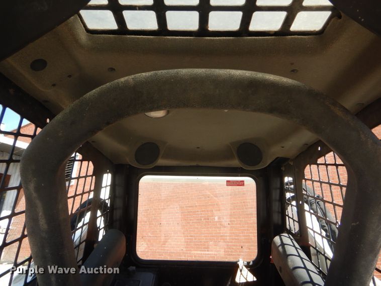 image for item HM9518 Terex TSV60  skid steer loader