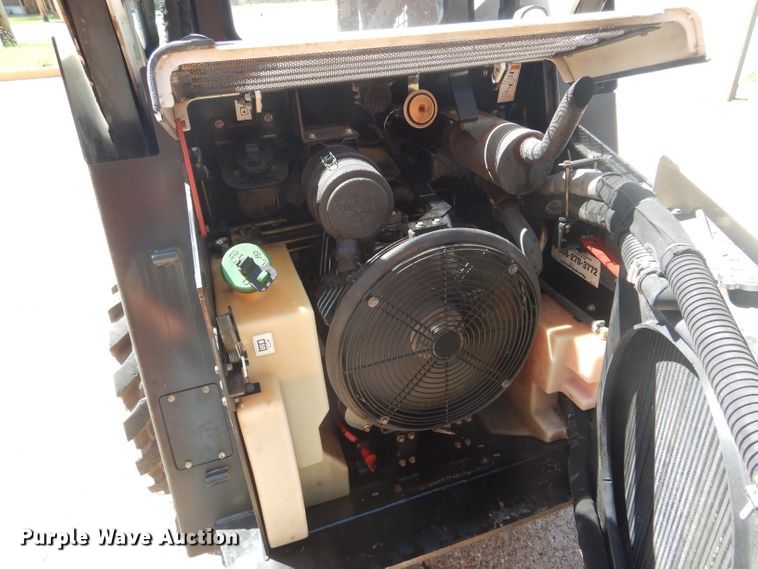 image for item HM9518 Terex TSV60  skid steer loader