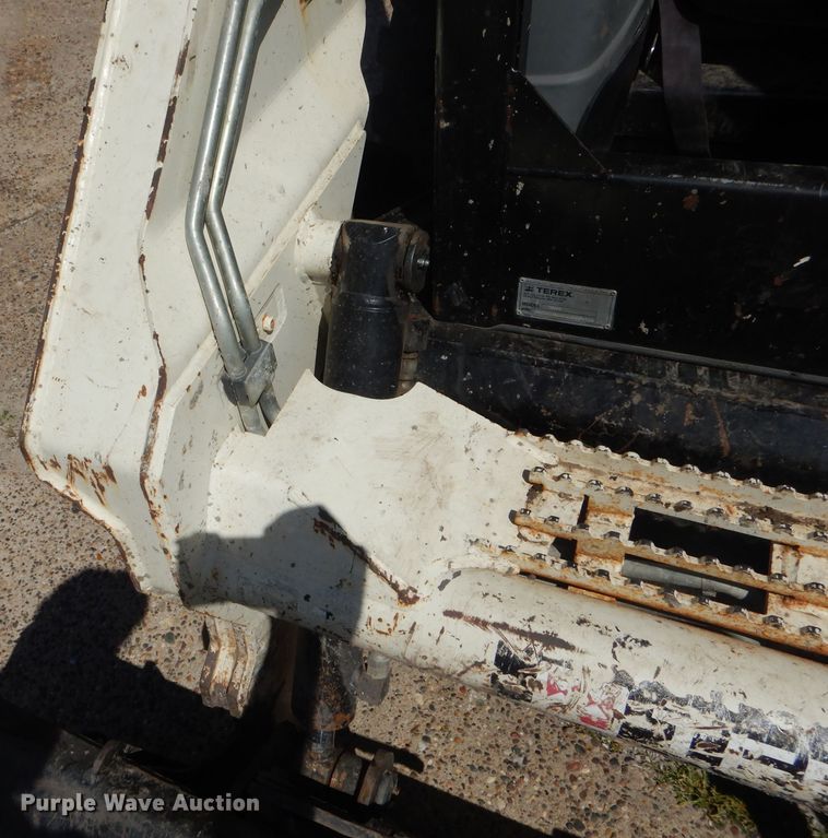 image for item HM9518 Terex TSV60  skid steer loader