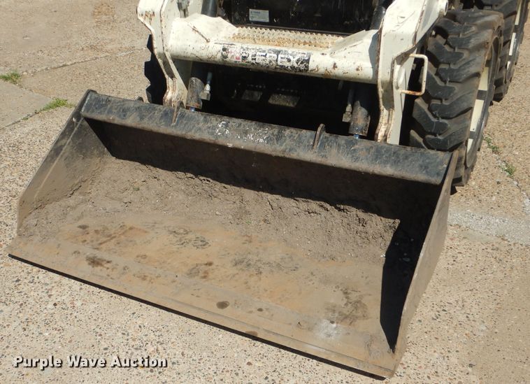 image for item HM9518 Terex TSV60  skid steer loader
