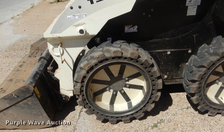 image for item HM9518 Terex TSV60  skid steer loader