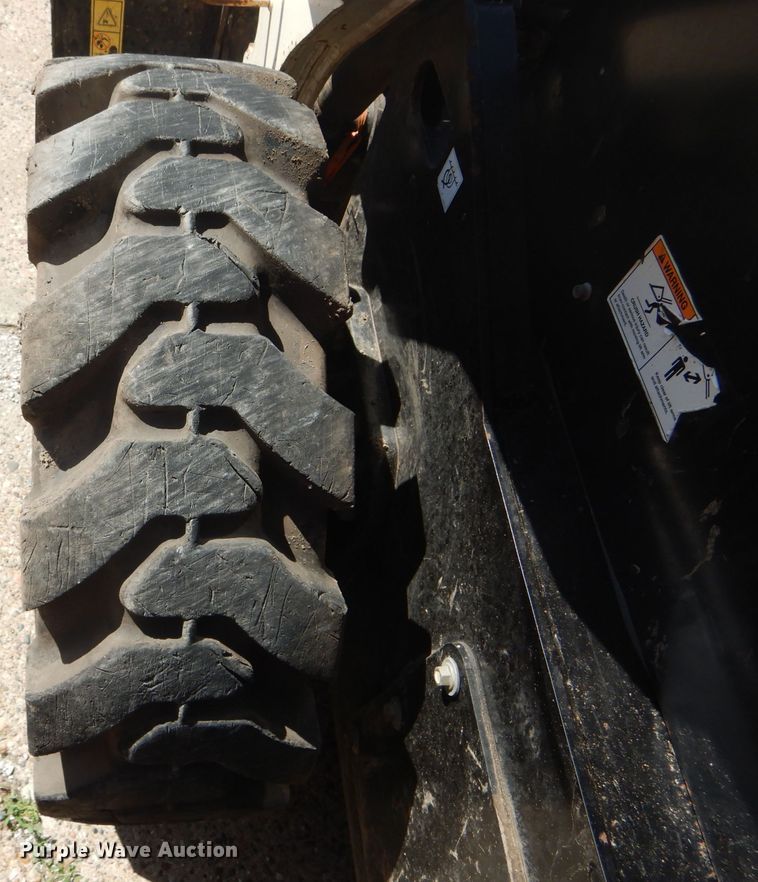 image for item HM9518 Terex TSV60  skid steer loader