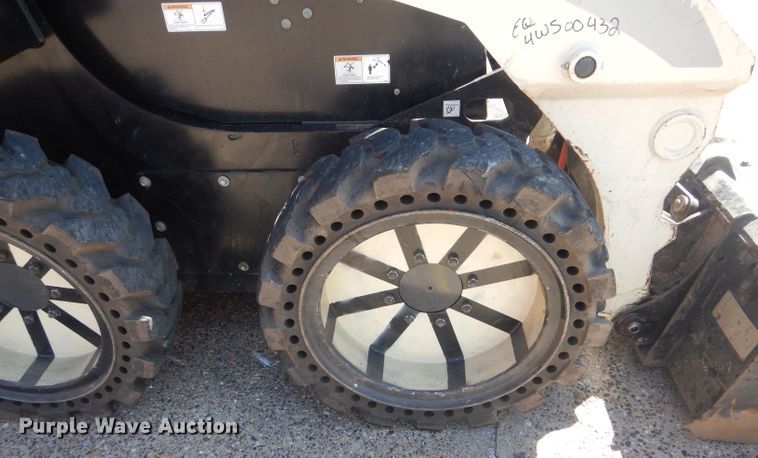 image for item HM9518 Terex TSV60  skid steer loader