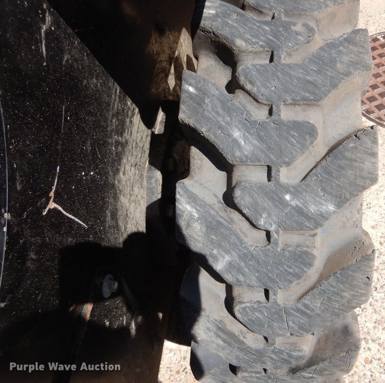 image for item HM9518 Terex TSV60  skid steer loader