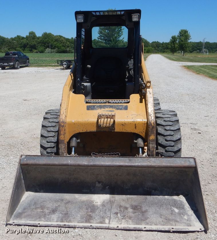 image for item HM9519 2008 Caterpillar 236B  skid steer loader