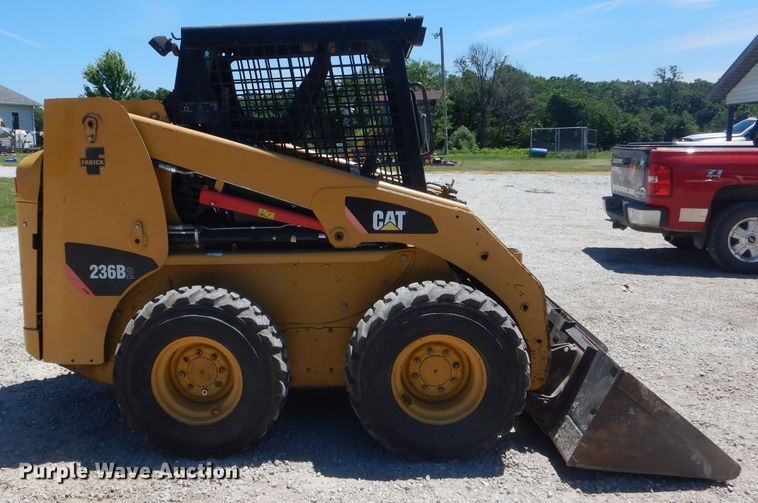image for item HM9519 2008 Caterpillar 236B  skid steer loader
