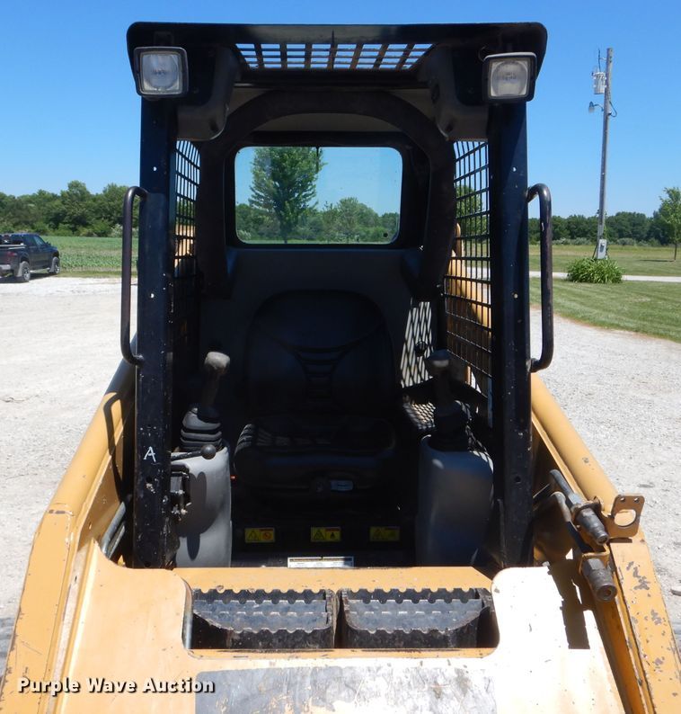 image for item HM9519 2008 Caterpillar 236B  skid steer loader