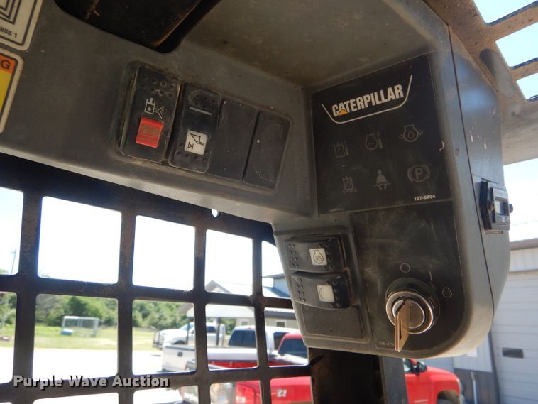 image for item HM9519 2008 Caterpillar 236B  skid steer loader