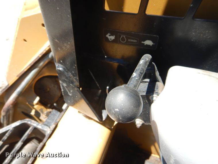 image for item HM9519 2008 Caterpillar 236B  skid steer loader