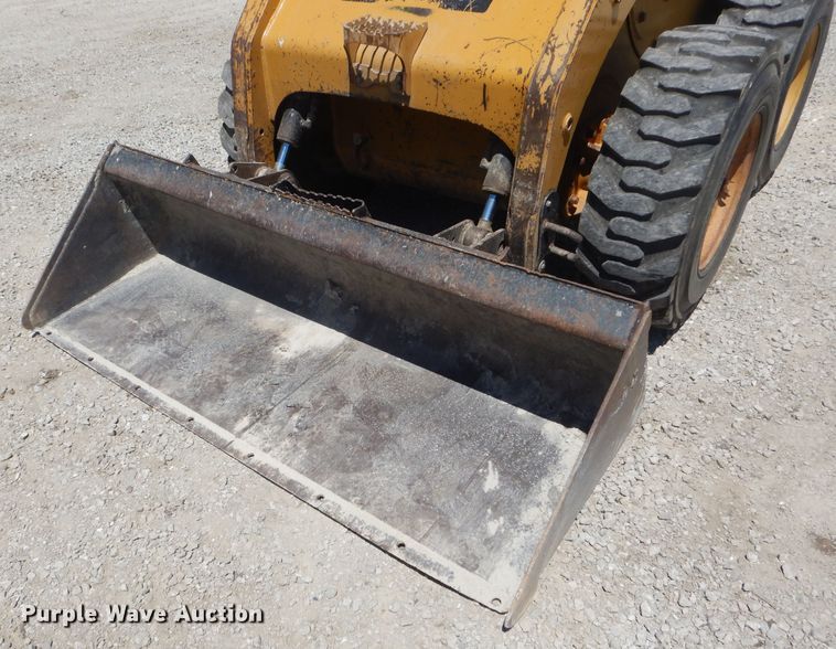 image for item HM9519 2008 Caterpillar 236B  skid steer loader