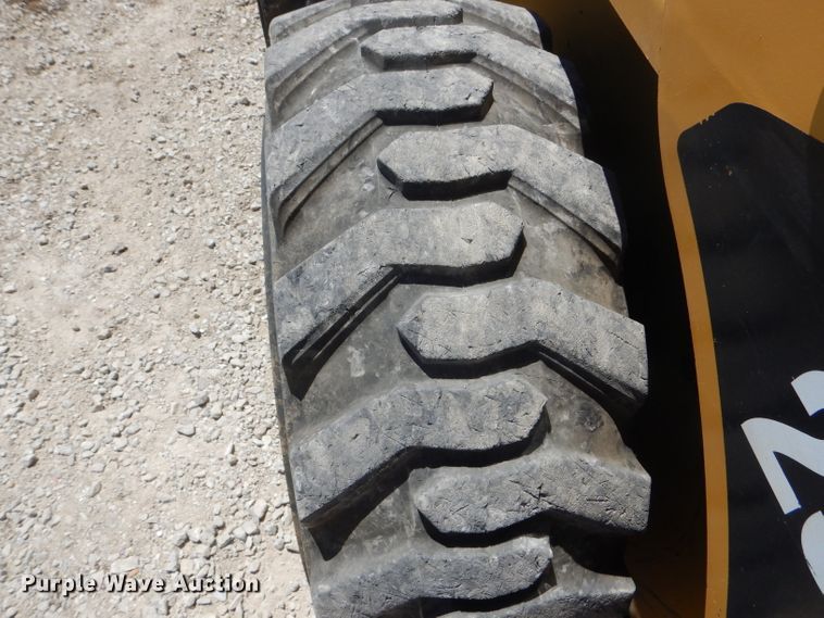 image for item HM9519 2008 Caterpillar 236B  skid steer loader