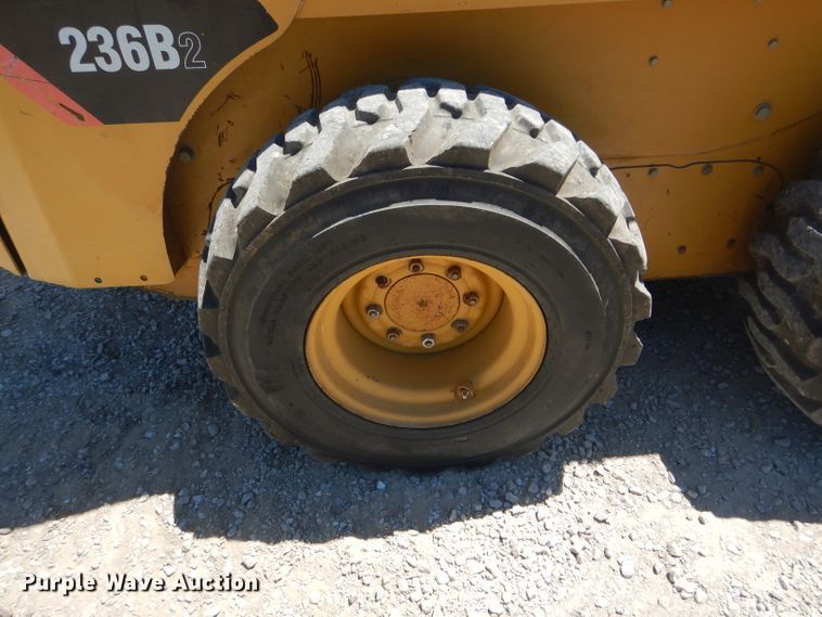 image for item HM9519 2008 Caterpillar 236B  skid steer loader