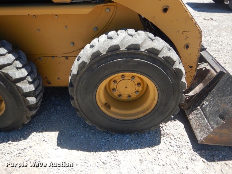 image for item HM9519 2008 Caterpillar 236B  skid steer loader
