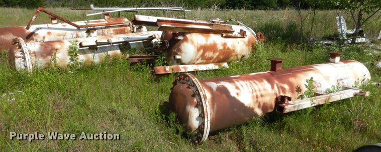 image for item HS9623 Approx. 4 pressure test vessels