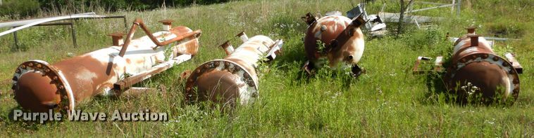 image for item HS9623 Approx. 4 pressure test vessels