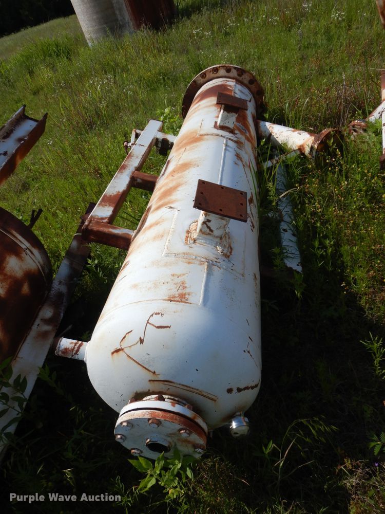 image for item HS9623 Approx. 4 pressure test vessels