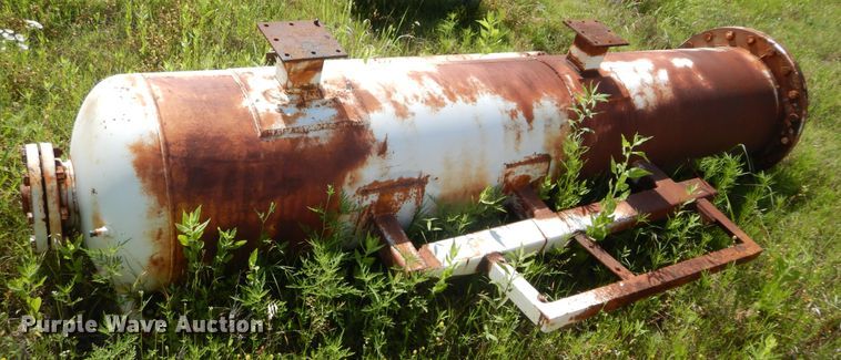 image for item HS9623 Approx. 4 pressure test vessels