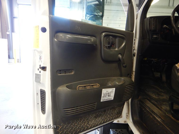 image for item HS9639 2009 Chevrolet C8500  digger derrick truck