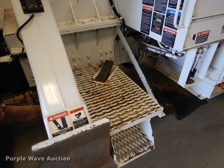 image for item HS9639 2009 Chevrolet C8500  digger derrick truck