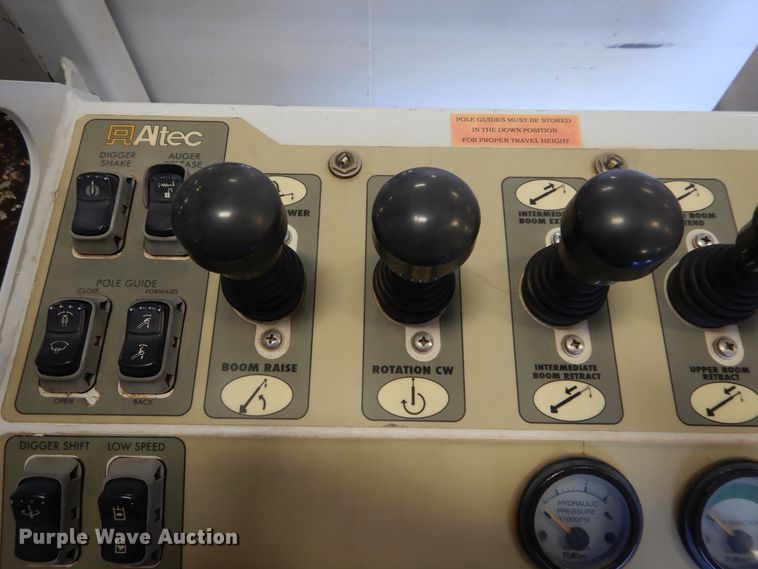 image for item HS9639 2009 Chevrolet C8500  digger derrick truck