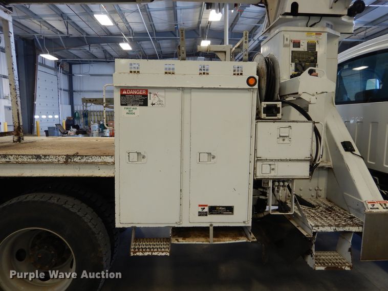 image for item HS9639 2009 Chevrolet C8500  digger derrick truck