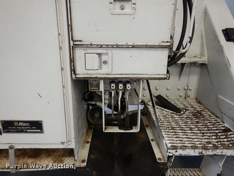 image for item HS9639 2009 Chevrolet C8500  digger derrick truck